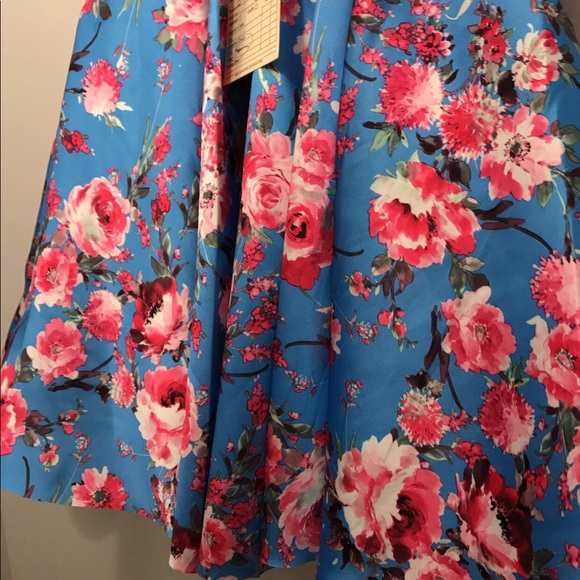 Two piece semi-formal floral/lace short dress - Picture 5 of 6